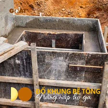 Đổ khung bê tông để nâng nắp hố ga